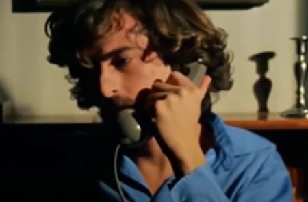 vengo, non vengo, screenshot from the movie Ecce Bombo by Nanni Moretti